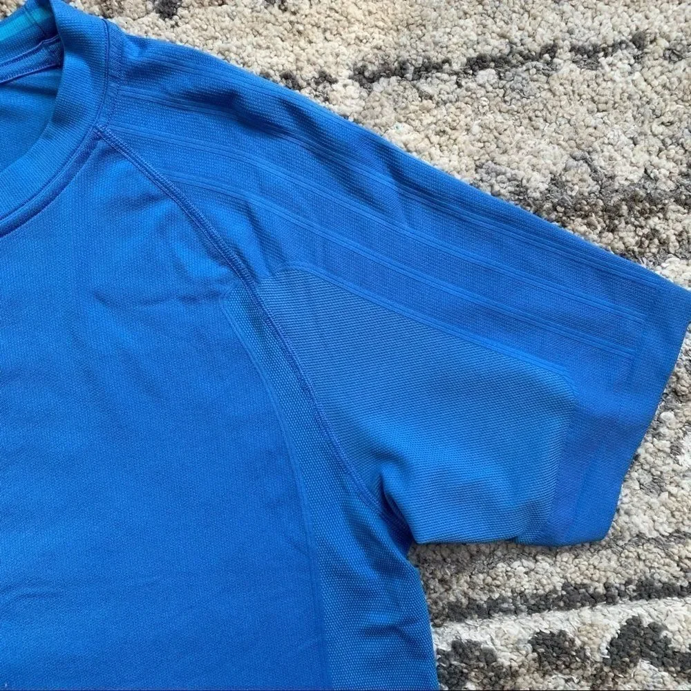 Nike Fit Dry Carolina Blue Vented Short Sleeve Shirt Large